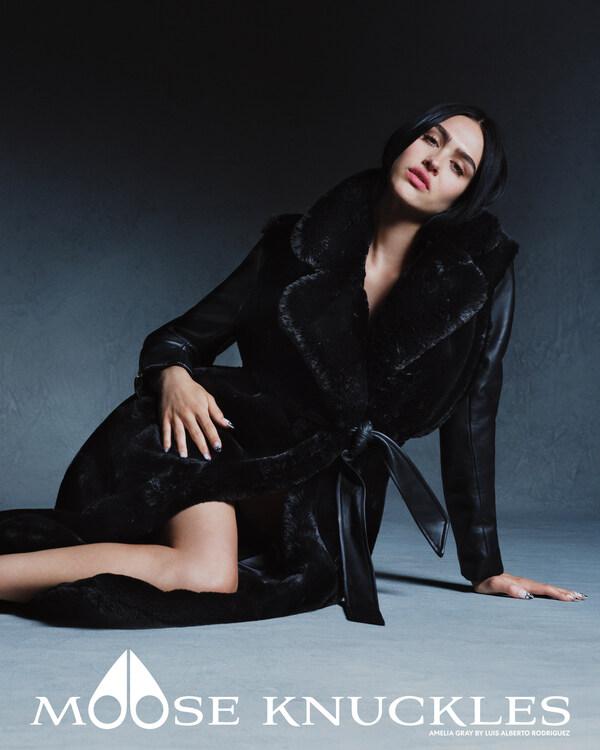 Amelia Gray演绎Moose Knuckles 2024秋冬外套系列,由Luis Alberto Rodriguez掌镜