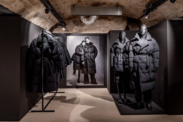 ANTAZERO x KRISVANASSCHE 共创系列再生尼龙绗缝长款羽绒服